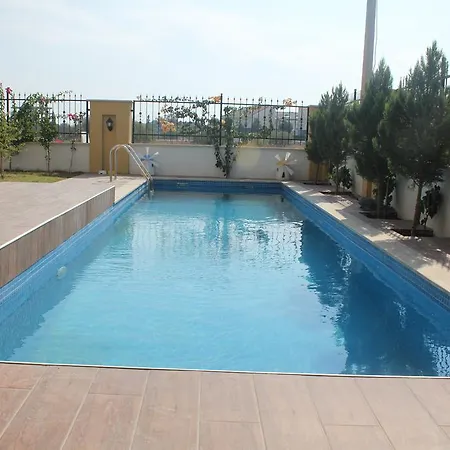 Lara Beach Luxus Βίλα