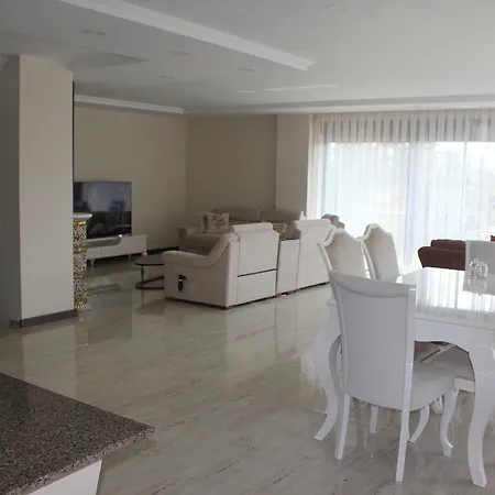 Villa Lara Beach Luxus