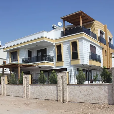 Villa Lara Beach Luxus